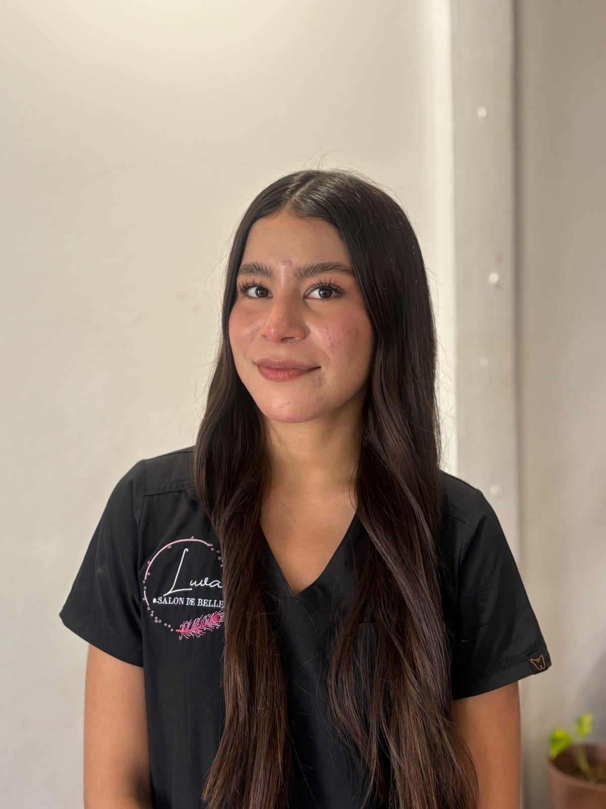 Michelle, profesional de Luval Salón de Belleza